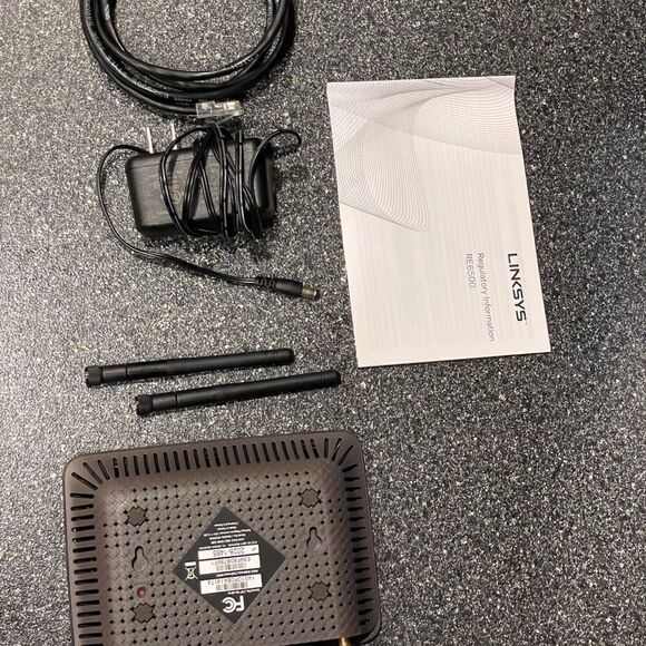 NWT! Linksys-AC1200, Dual Band WiFi Range Extendor. 2000 Square feet! - Picture 8 of 13